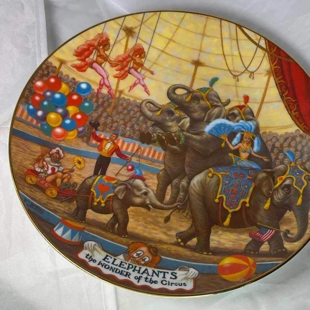 VTG Ringling Bros. & Barnum & Bailey Circus elephant plate.
